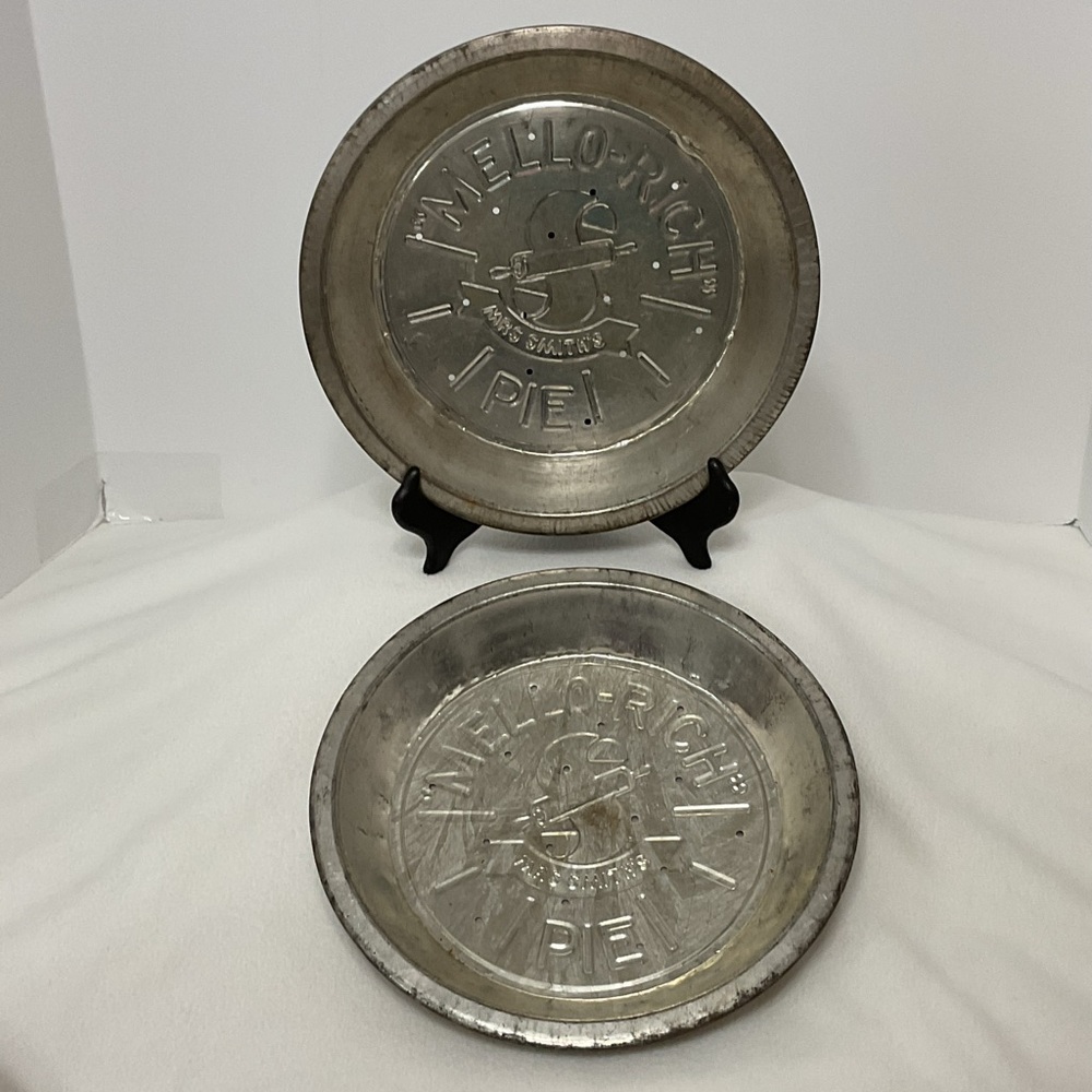 2 VINTAGE MRS. SMITH PIE PANS